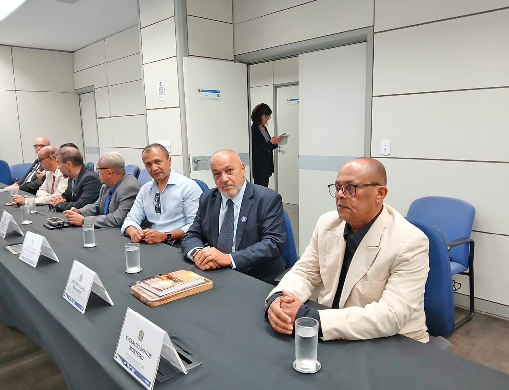 Sinterp/BA participa de reunião com o Ministro do Trabalho Luís Marinho